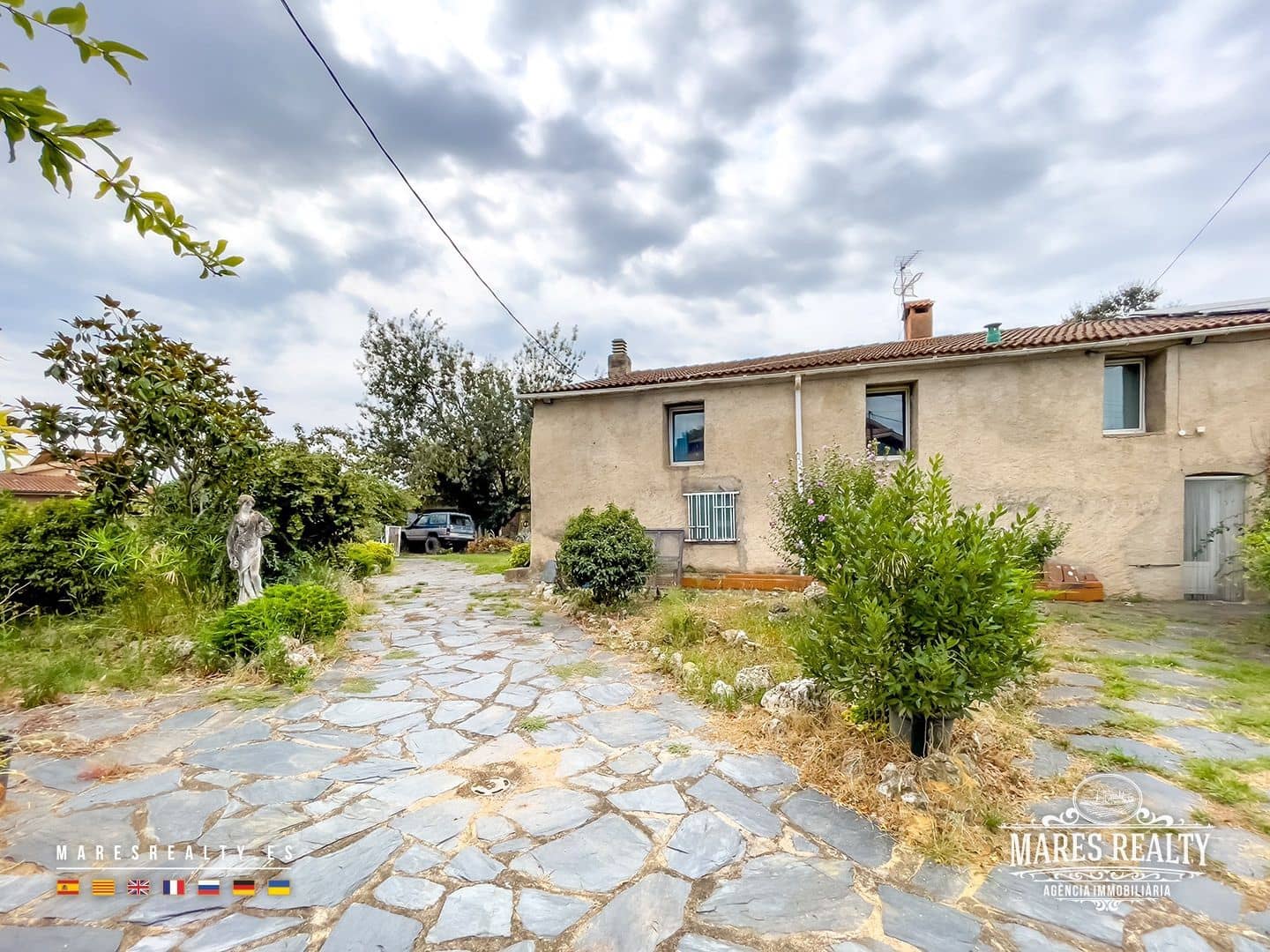 10 slaapkamer Villa te koop in Sils met zwembad garage - € 245.000 (Ref: 9186643)