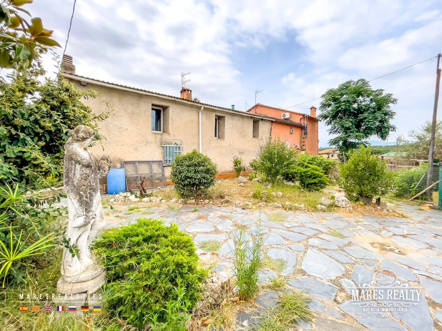 10 slaapkamer Villa te koop in Sils met zwembad garage - € 245.000 (Ref: 9186643)