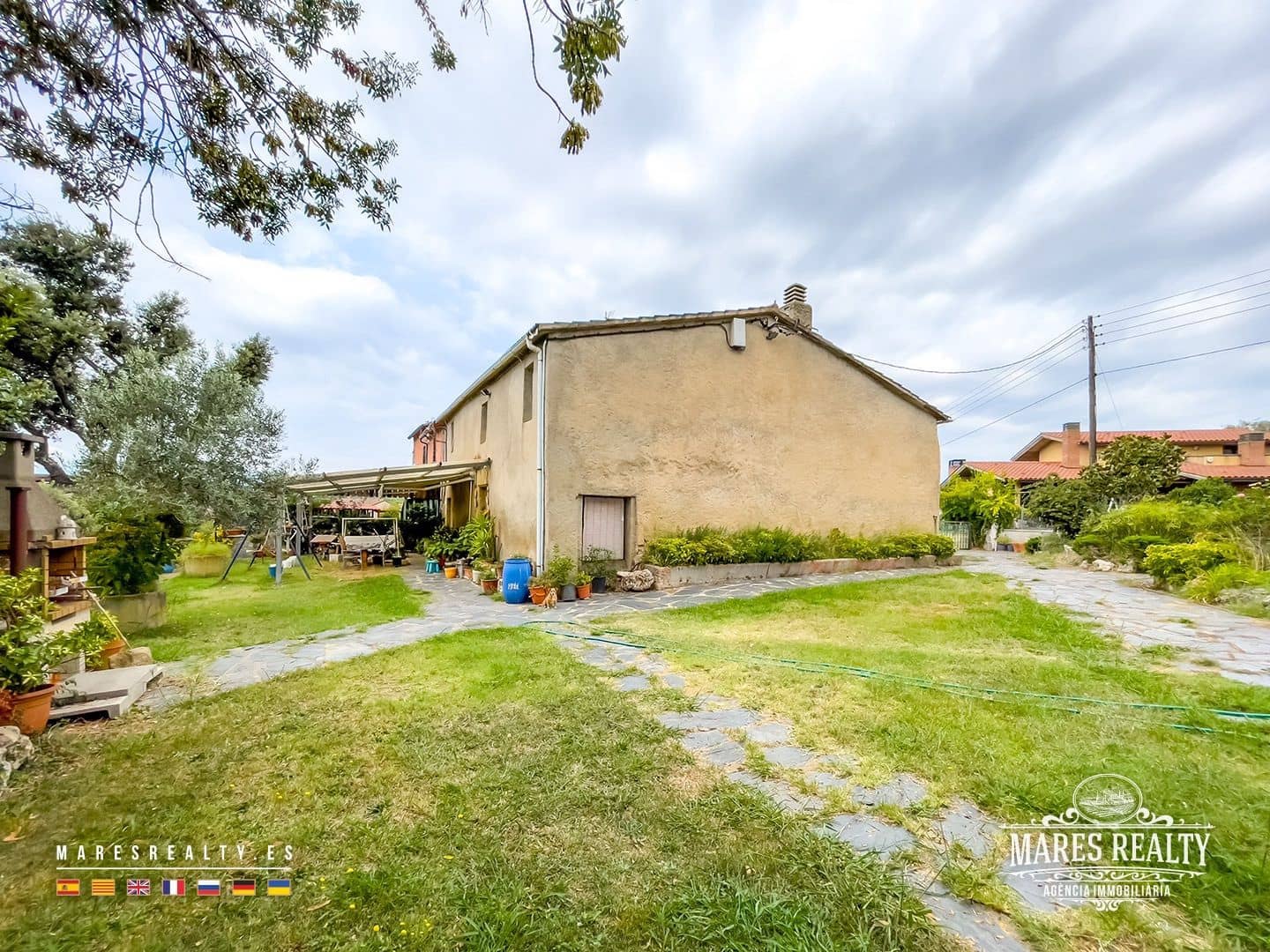 10 slaapkamer Villa te koop in Sils met zwembad garage - € 245.000 (Ref: 9186643)