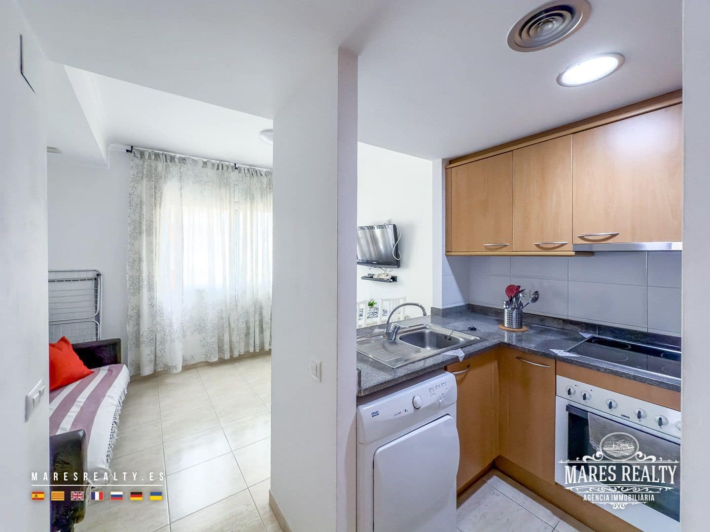 2 bedroom Flat for sale in Lloret de Mar - € 210,000 (Ref: 9242679)