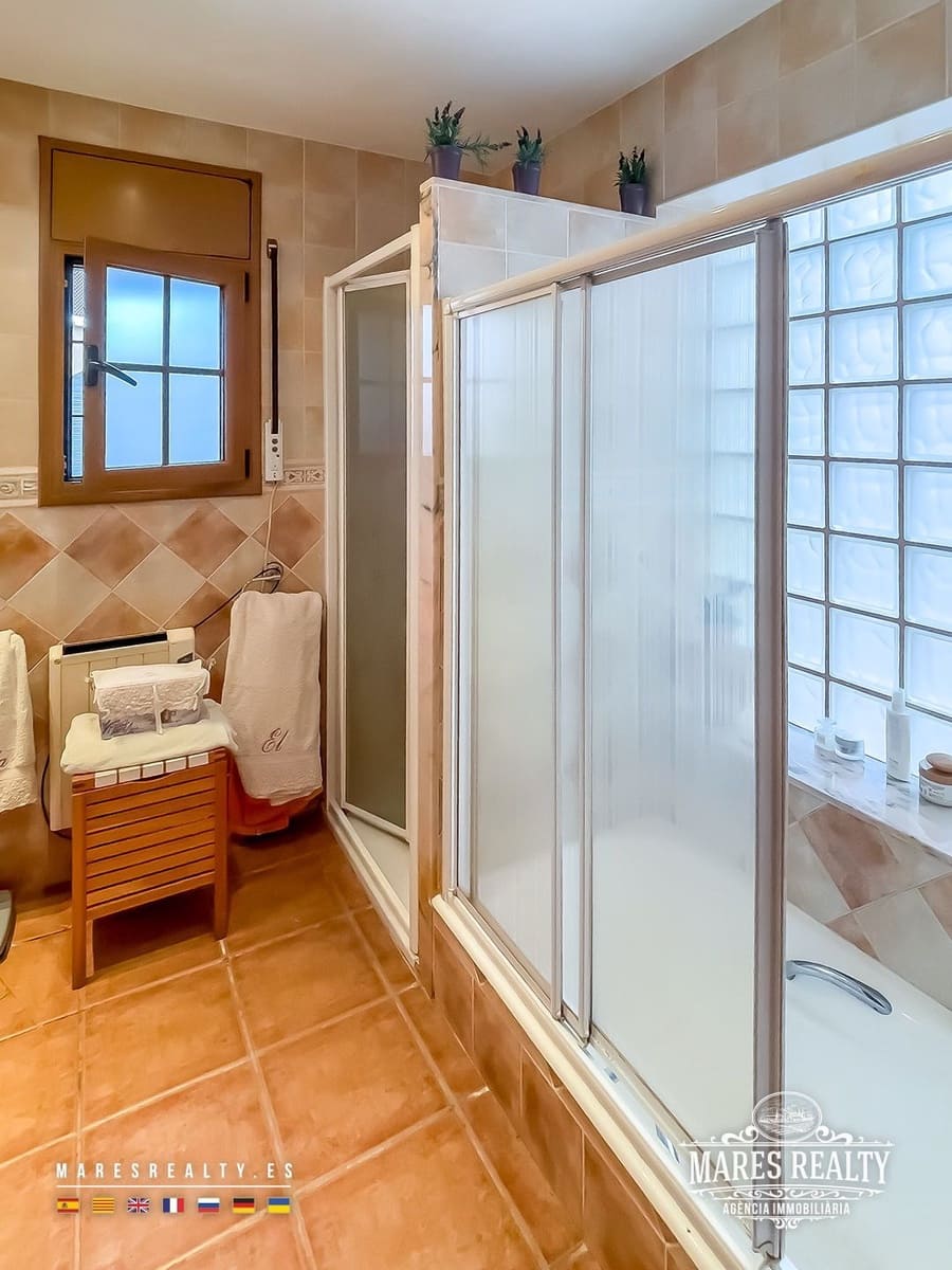 7 sypialnia Willa na sprzedaż w Lloret de Mar z basenem garażem - 695 000 € (Ref: 9256731)