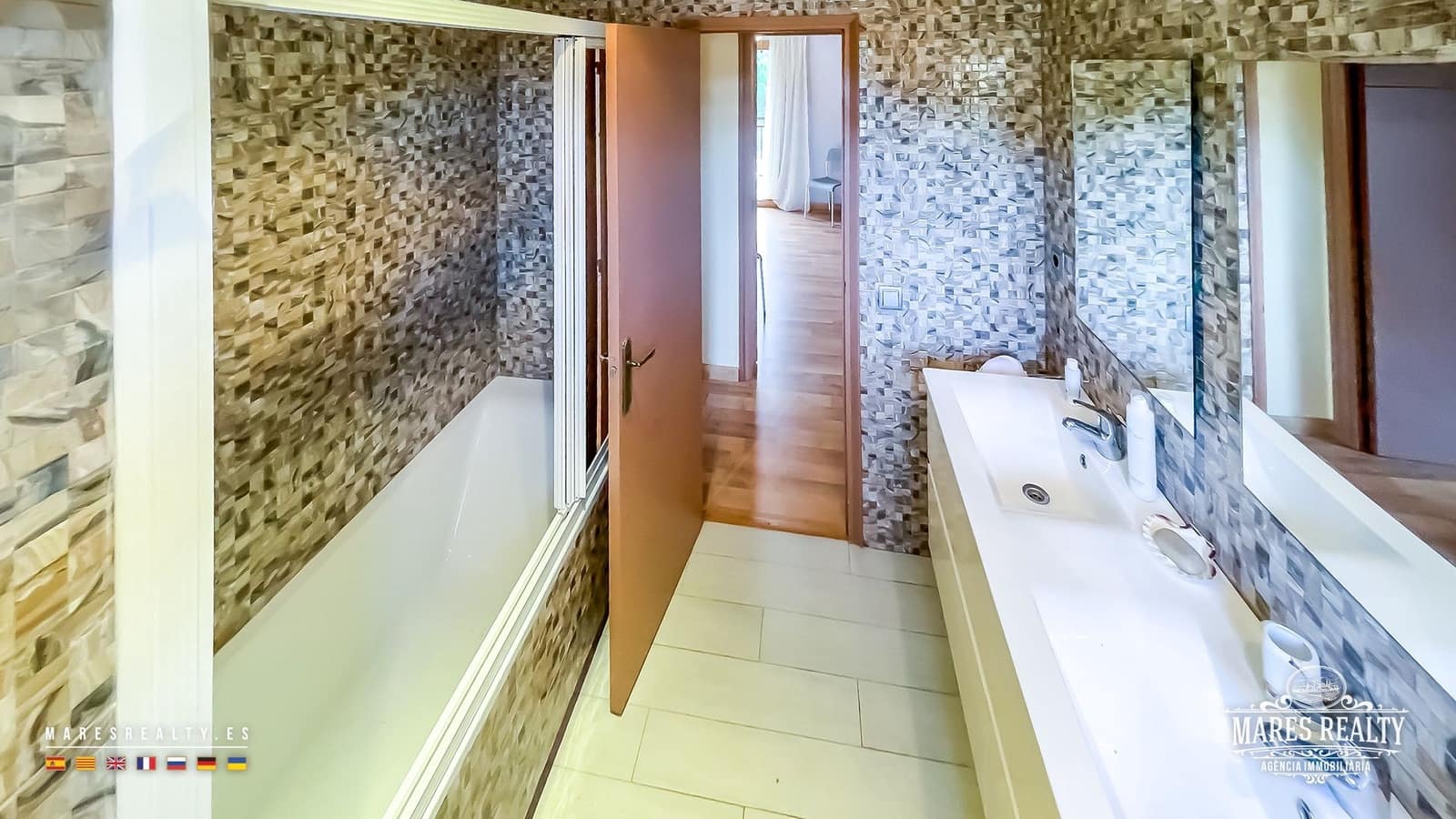 7 sypialnia Willa na sprzedaż w Lloret de Mar z basenem garażem - 695 000 € (Ref: 9256731)