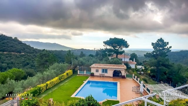7 bedroom Villa for sale in Lloret de Mar with pool garage - € 695,000 (Ref: 9256731)