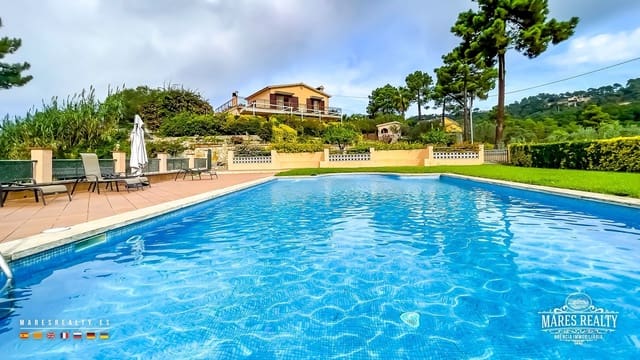 7 bedroom Villa for sale in Lloret de Mar with pool garage - € 695,000 (Ref: 9256731)