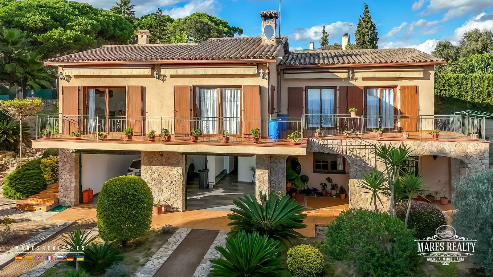 4 bedroom Villa for sale in Lloret de Mar with pool garage - € 668,000 (Ref: 9256732)