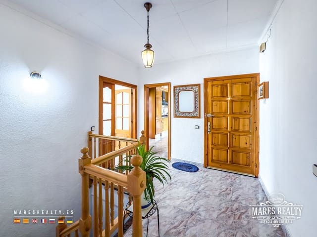 4 bedroom Villa for sale in Lloret de Mar with pool garage - € 668,000 (Ref: 9256732)