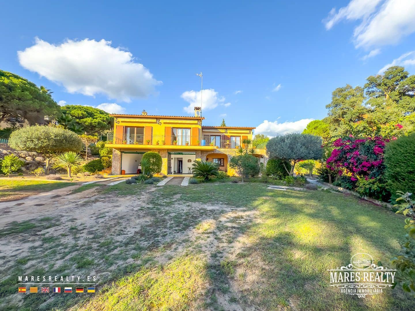 4 bedroom Villa for sale in Lloret de Mar with pool garage - € 668,000 (Ref: 9256732)