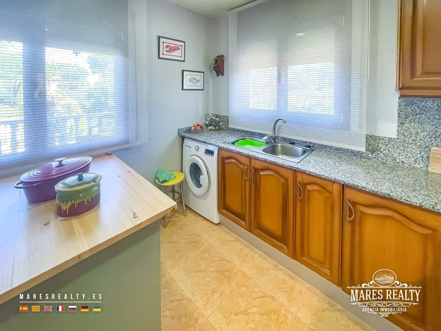 4 slaapkamer Villa te koop in Sils met zwembad garage - € 950.000 (Ref: 9262164)