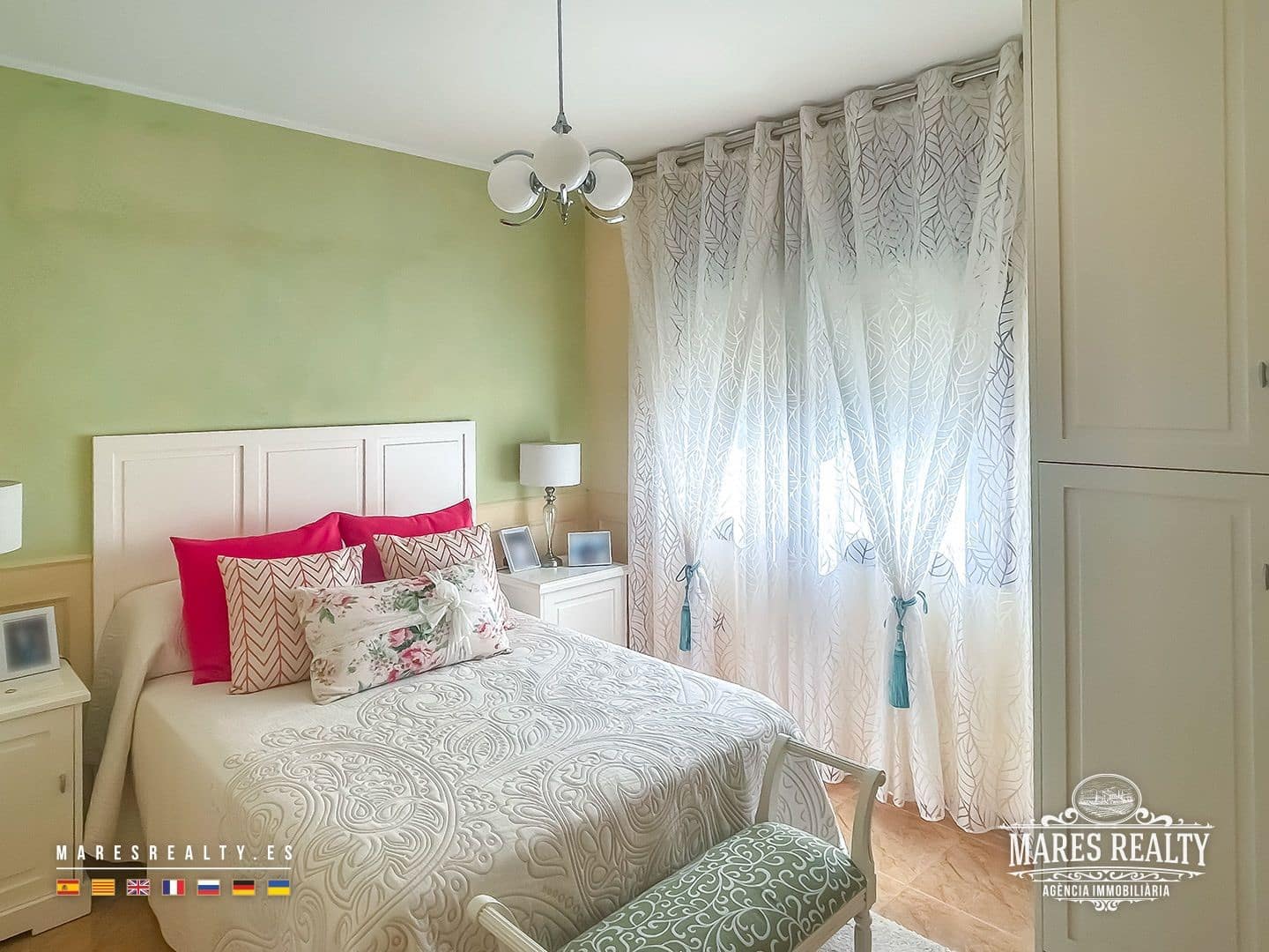 4 slaapkamer Villa te koop in Sils met zwembad garage - € 950.000 (Ref: 9262164)