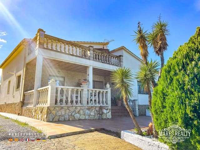 4 bedroom Villa for sale in Sils with pool garage - € 950,000 (Ref: 9262164)