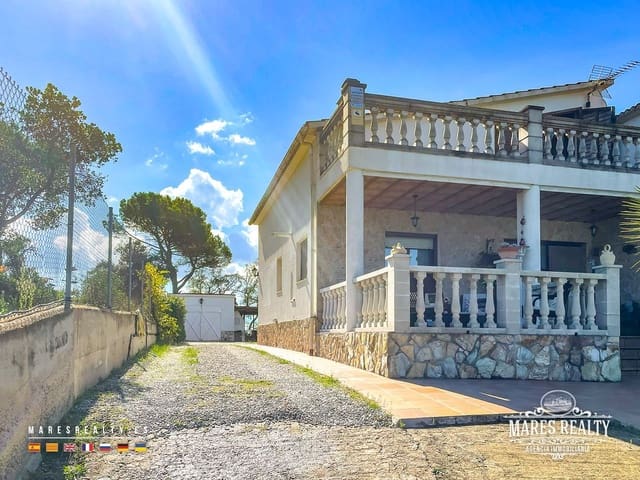 4 bedroom Villa for sale in Sils with pool garage - € 950,000 (Ref: 9262164)