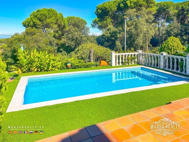 4 bedroom Villa for sale in Sils with pool garage - € 950,000 (Ref: 9262164)