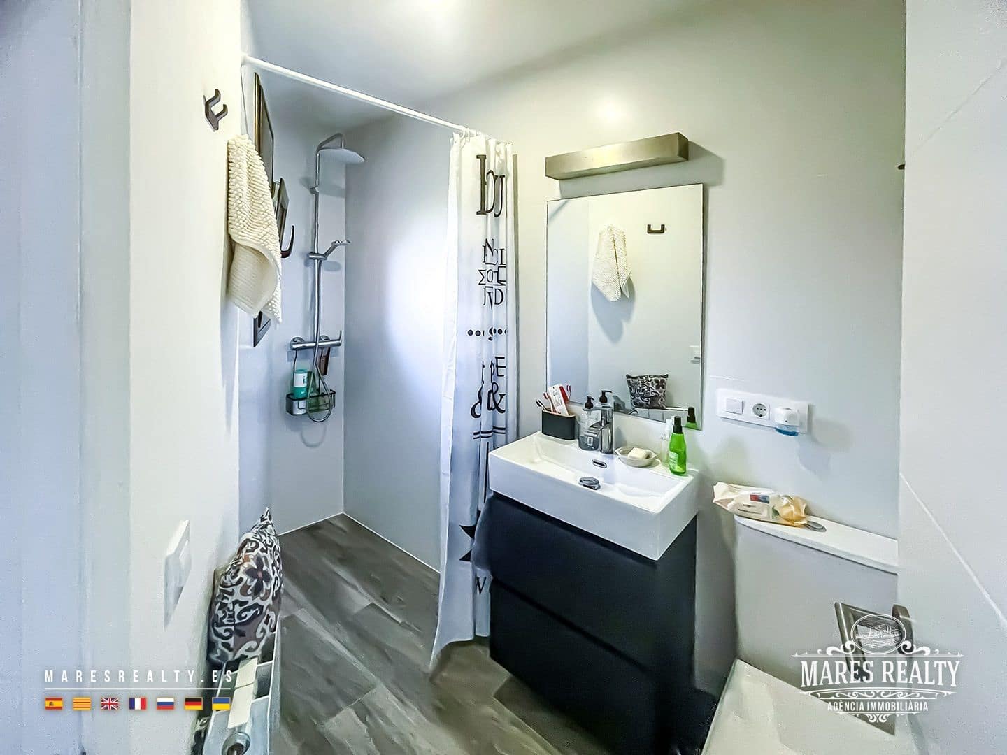 3 sypialnia Willa na sprzedaż w Sils z basenem garażem - 485 000 € (Ref: 9321454)