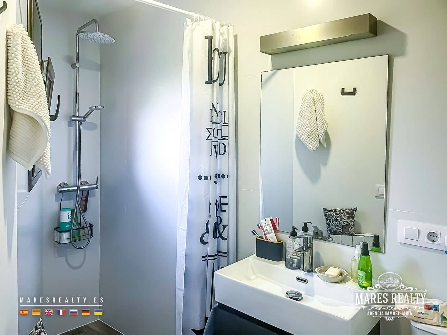 3 sypialnia Willa na sprzedaż w Sils z basenem garażem - 485 000 € (Ref: 9321454)