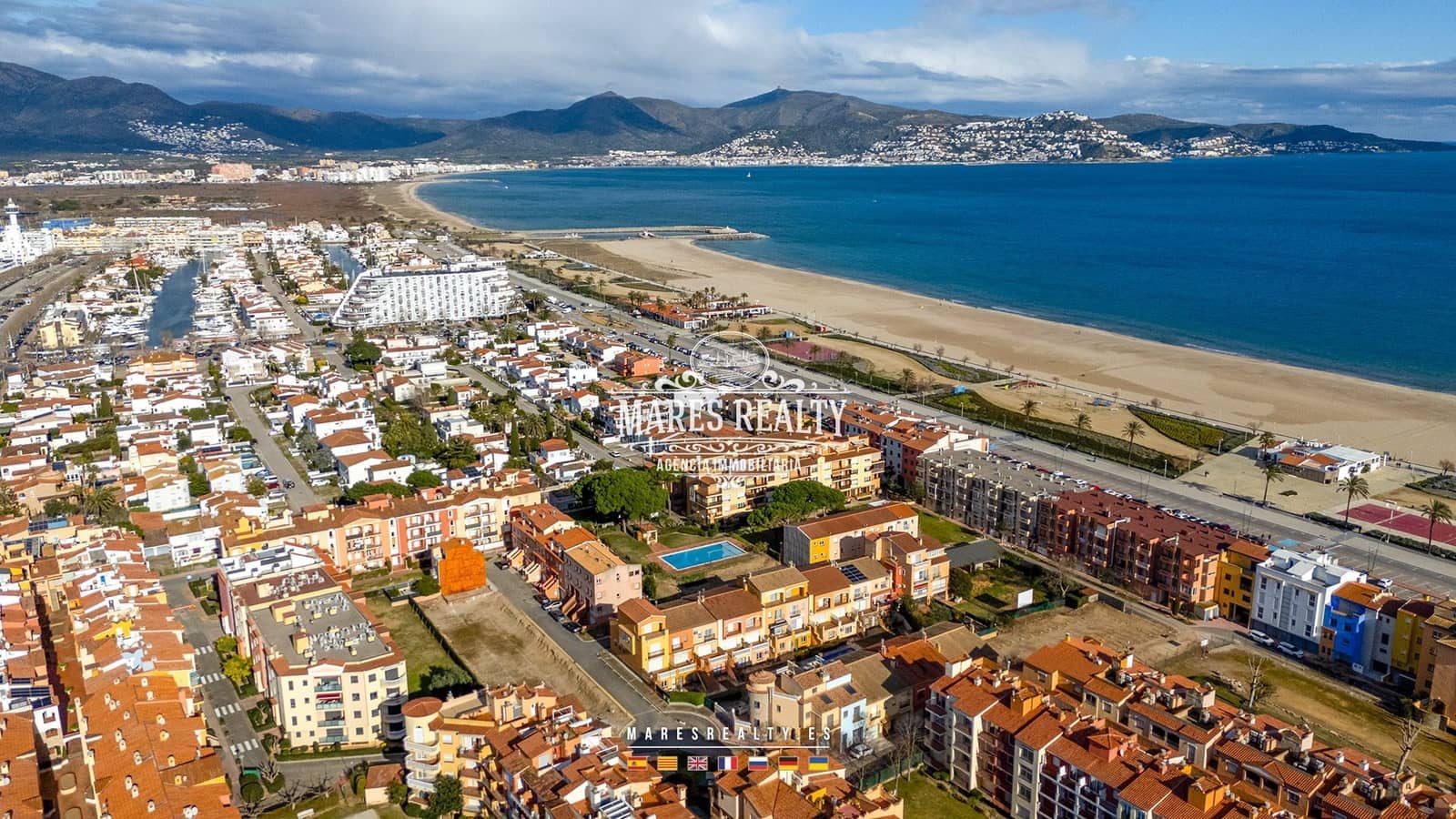 2 sypialnia Mieszkanie na sprzedaż w Empuriabrava z basenem garażem - 228 000 € (Ref: 9346750)