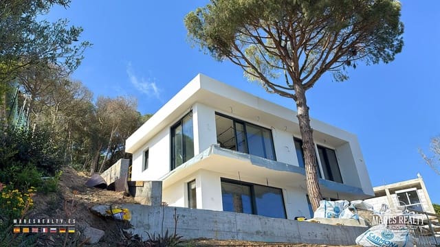 3 soverom Villa til salgs i Serra Brava, Lloret de Mar med svømmebasseng garasje - € 777 000 (Ref: 9346752)