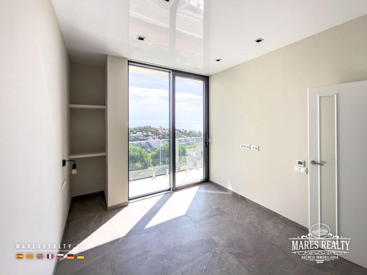 3 soverom Villa til salgs i Lloret de Mar med svømmebasseng garasje - € 810 000 (Ref: 9346752)