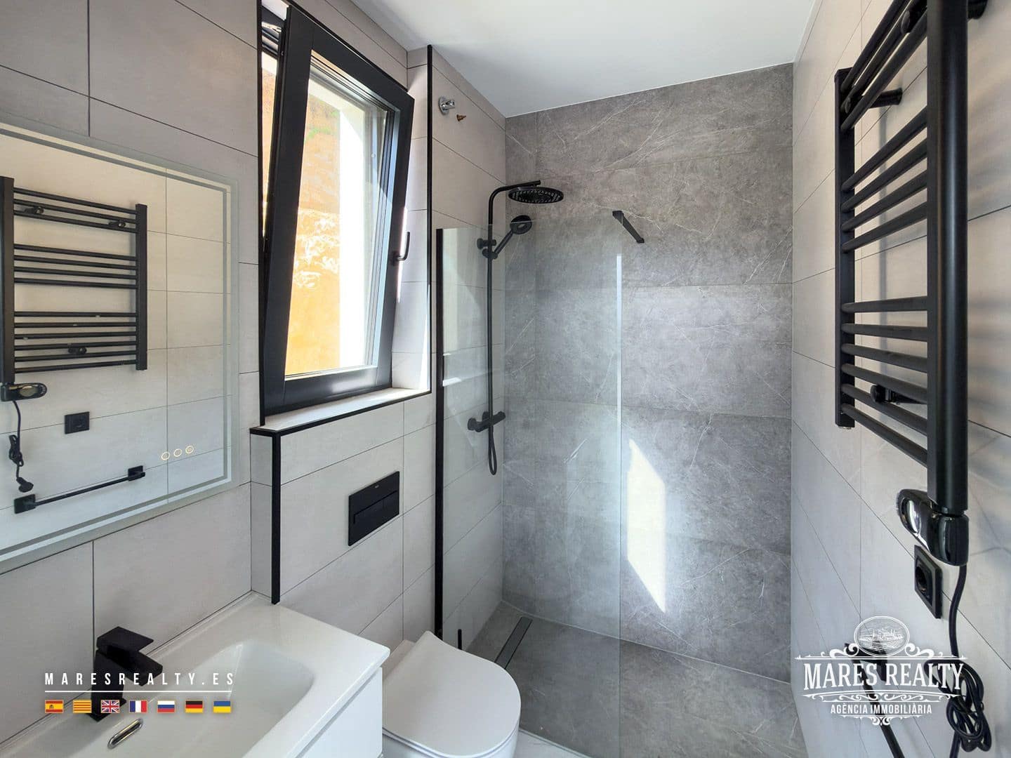 3 soverom Villa til salgs i Lloret de Mar med svømmebasseng garasje - € 810 000 (Ref: 9346752)