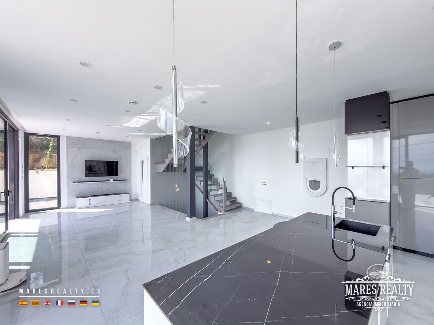 3 soverom Villa til salgs i Lloret de Mar med svømmebasseng garasje - € 810 000 (Ref: 9346752)