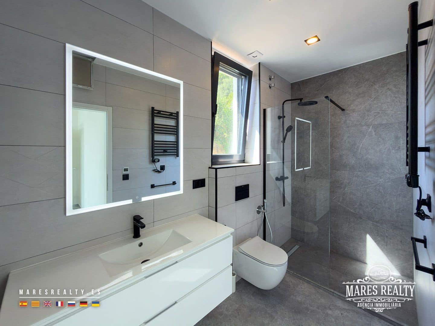 3 soverom Villa til salgs i Lloret de Mar med svømmebasseng garasje - € 810 000 (Ref: 9346752)