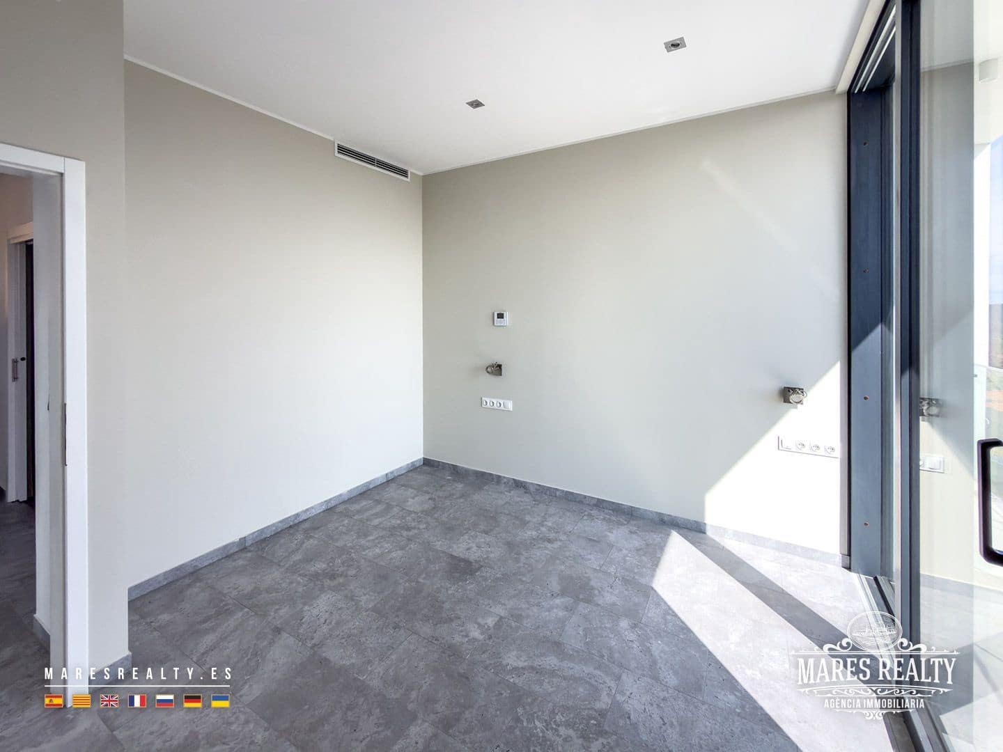 3 soverom Villa til salgs i Lloret de Mar med svømmebasseng garasje - € 810 000 (Ref: 9346752)