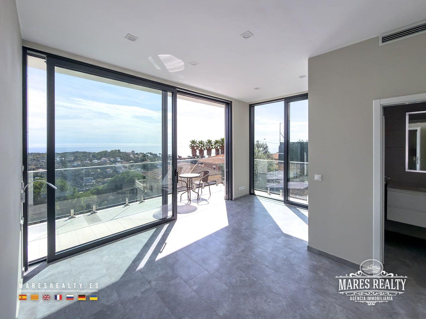 3 soverom Villa til salgs i Lloret de Mar med svømmebasseng garasje - € 810 000 (Ref: 9346752)
