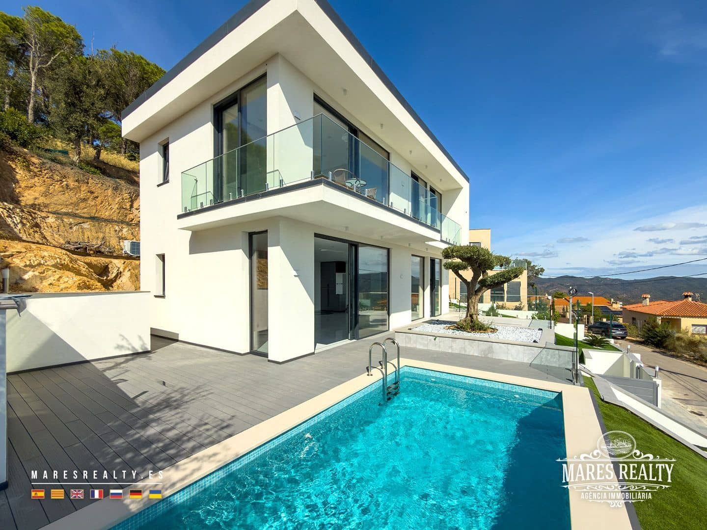 3 soverom Villa til salgs i Lloret de Mar med svømmebasseng garasje - € 810 000 (Ref: 9346752)