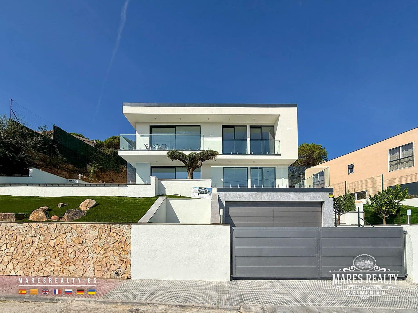 3 soverom Villa til salgs i Lloret de Mar med svømmebasseng garasje - € 810 000 (Ref: 9346752)