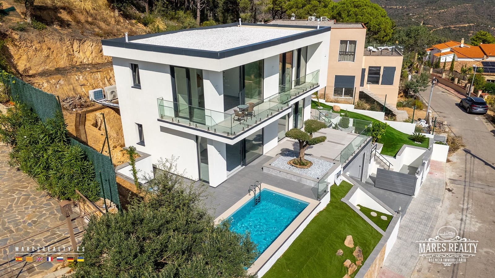 3 soverom Villa til salgs i Lloret de Mar med svømmebasseng garasje - € 810 000 (Ref: 9346752)