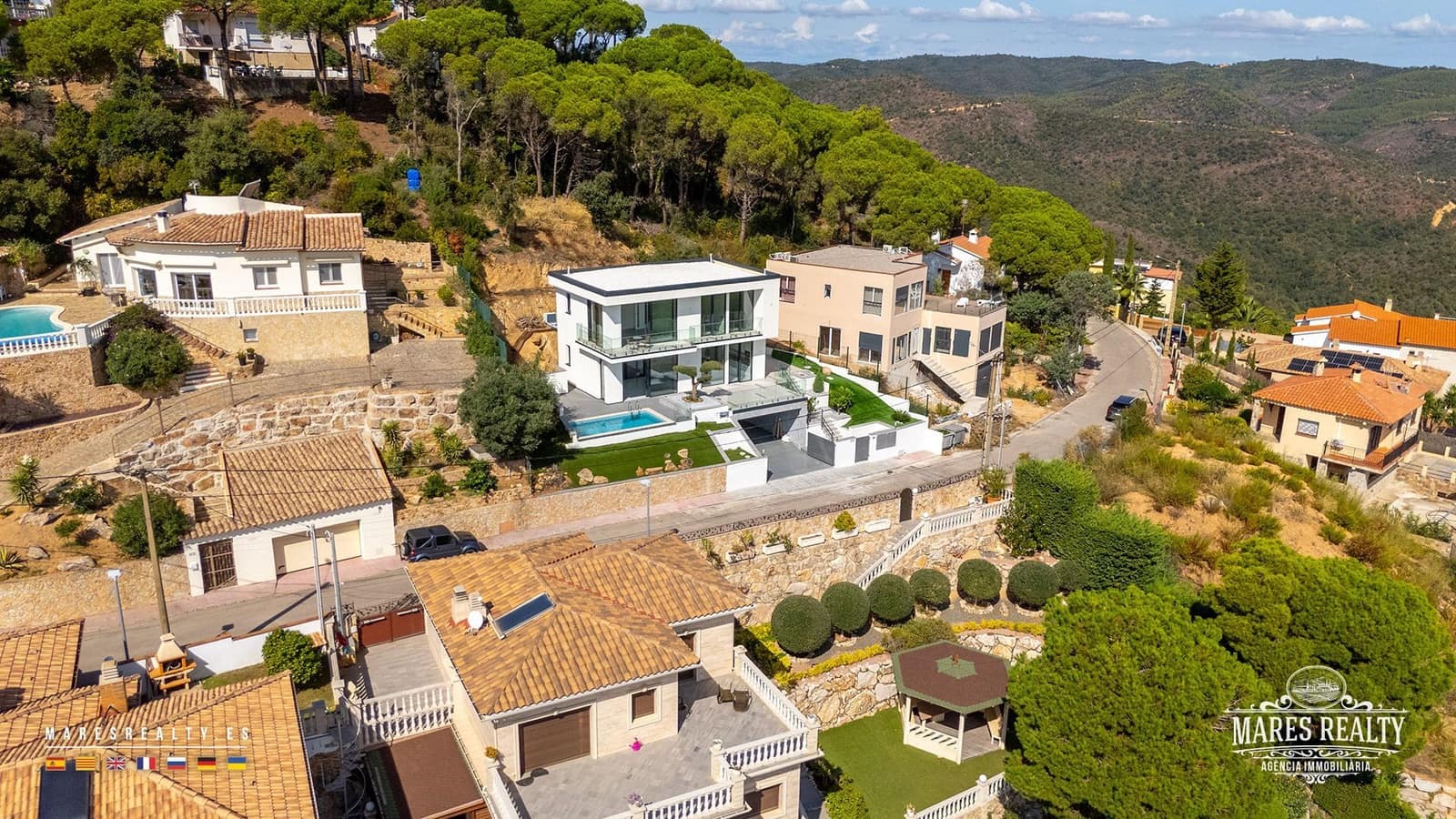 3 soverom Villa til salgs i Lloret de Mar med svømmebasseng garasje - € 810 000 (Ref: 9346752)