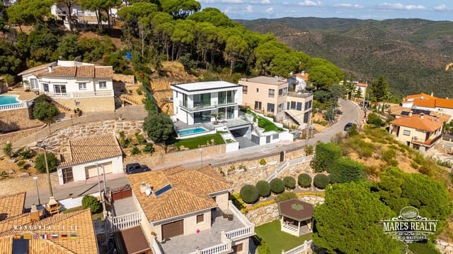 3 quarto Moradia para venda em Serra Brava, Lloret de Mar com piscina garagem - 810 000 € (Ref: 9346752)