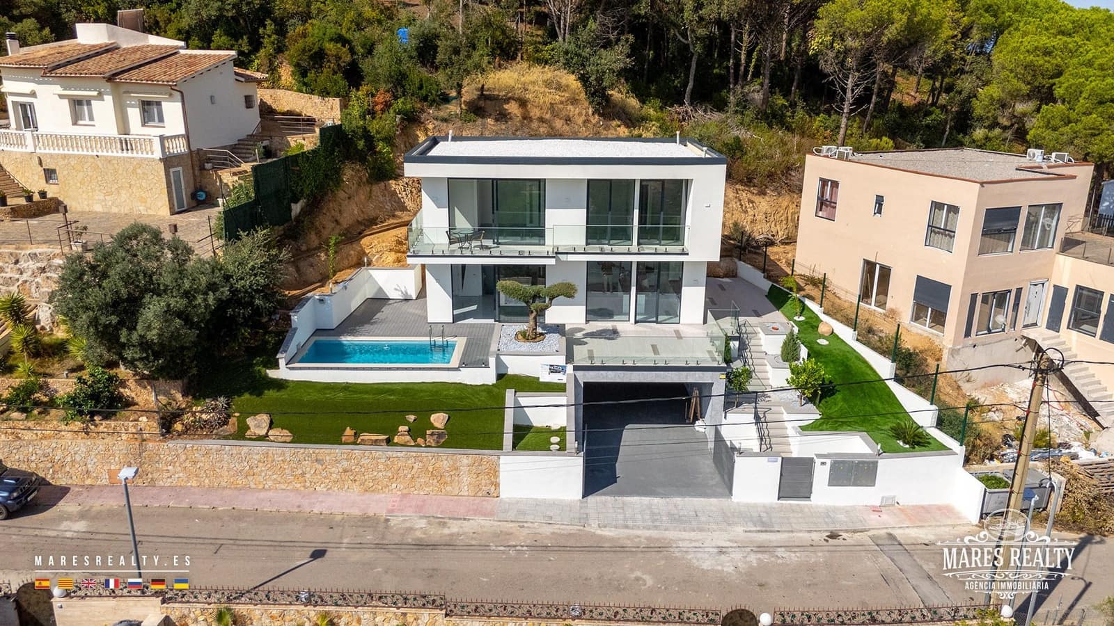 3 soverom Villa til salgs i Lloret de Mar med svømmebasseng garasje - € 810 000 (Ref: 9346752)