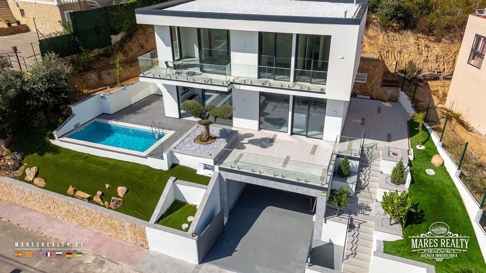 3 soverom Villa til salgs i Lloret de Mar med svømmebasseng garasje - € 810 000 (Ref: 9346752)