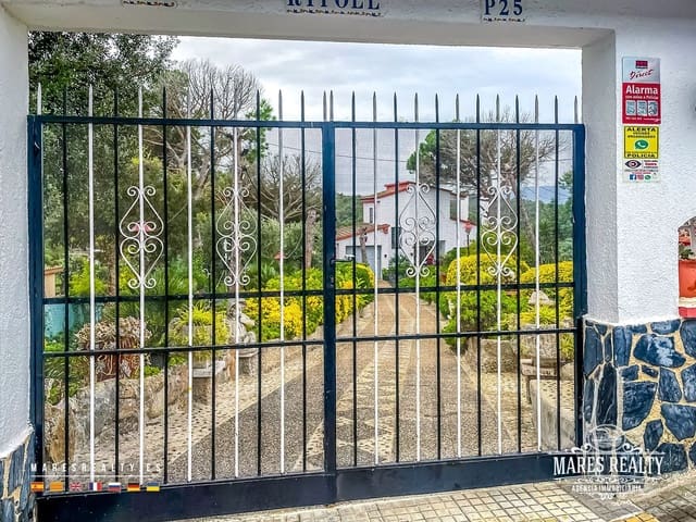 4 bedroom Villa for sale in Maçanet de la Selva with pool garage - € 290,000 (Ref: 9346754)