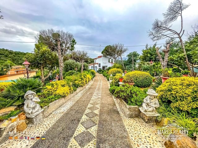 4 bedroom Villa for sale in Maçanet de la Selva with pool garage - € 290,000 (Ref: 9346754)