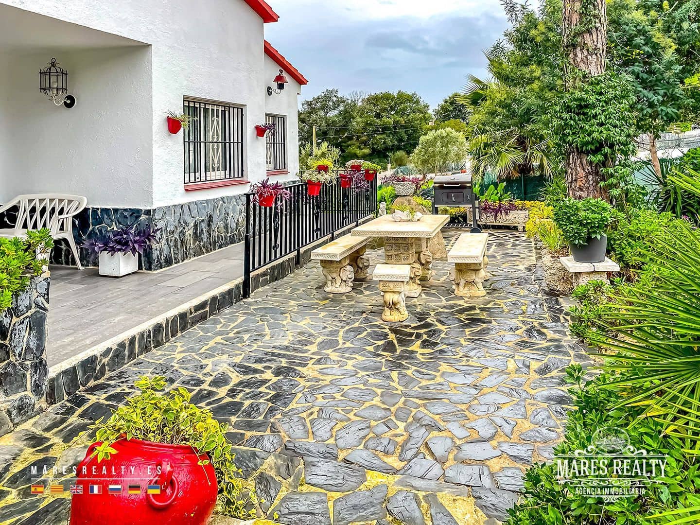 4 bedroom Villa for sale in Macanet de la Selva with pool garage - € 290,000 (Ref: 9346754)