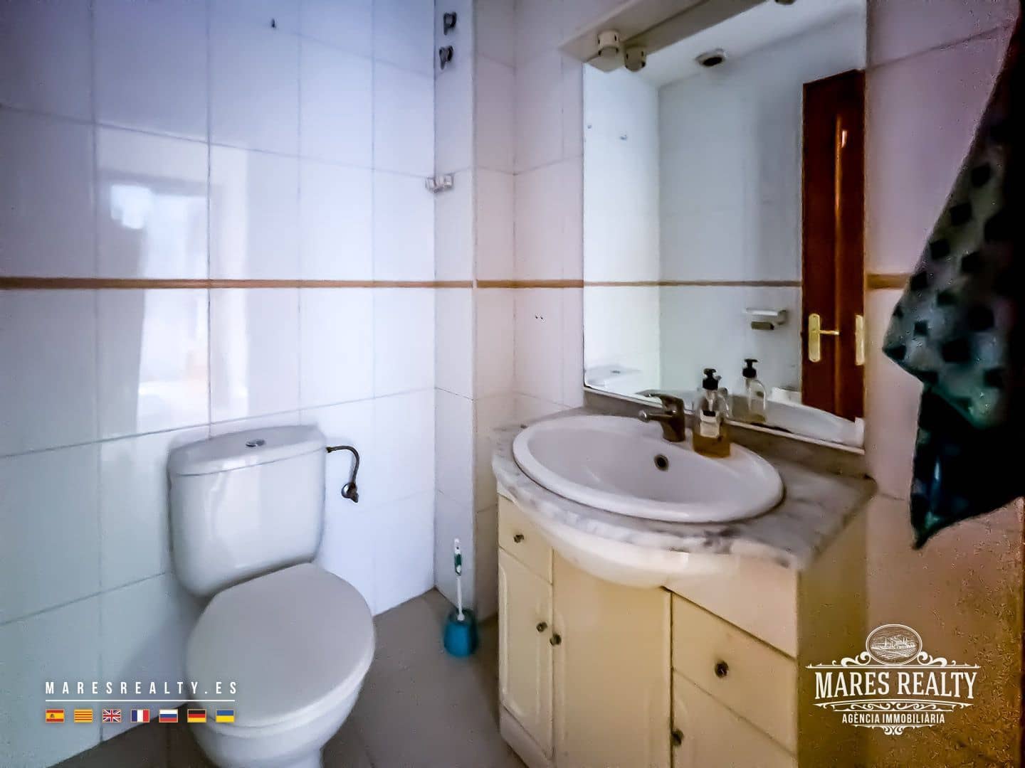 4 slaapkamer Halfvrijstaande villa te koop in Sils met garage - € 305.000 (Ref: 9346755)