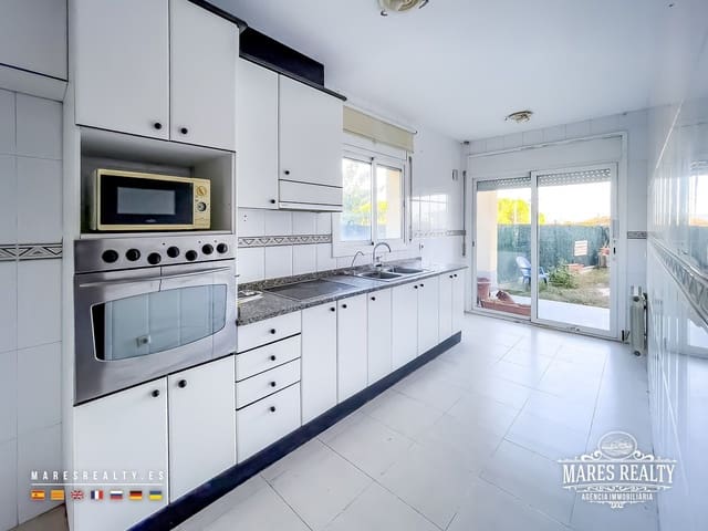 4 bedroom Semi-detached Villa for sale in Sils with garage - € 305,000 (Ref: 9346755)