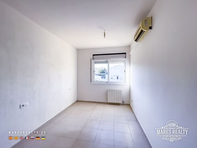 4 bedroom Semi-detached Villa for sale in Sils with garage - € 305,000 (Ref: 9346755)