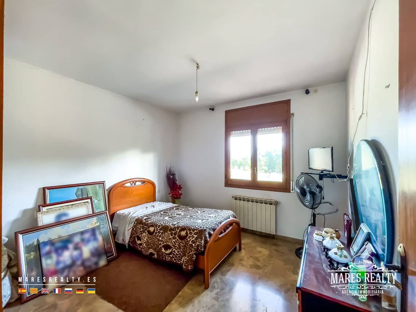 7 bedroom Villa for sale in Sils with garage - € 297,000 (Ref: 9353128)