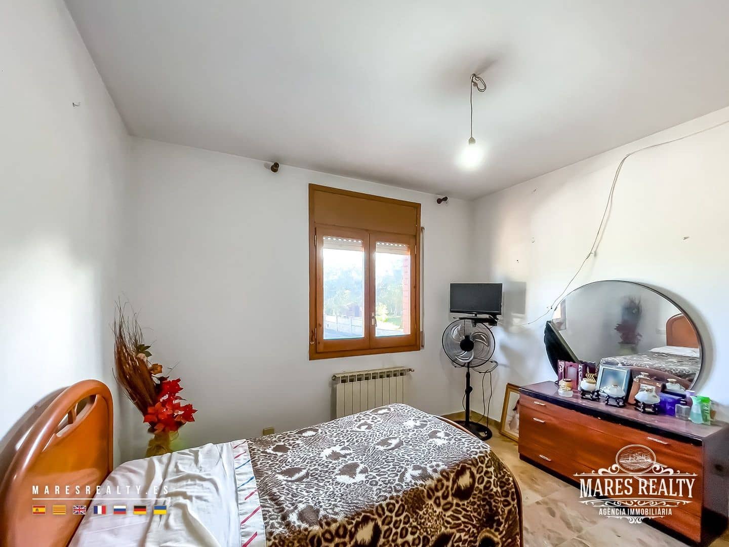 7 bedroom Villa for sale in Sils with garage - € 297,000 (Ref: 9353128)