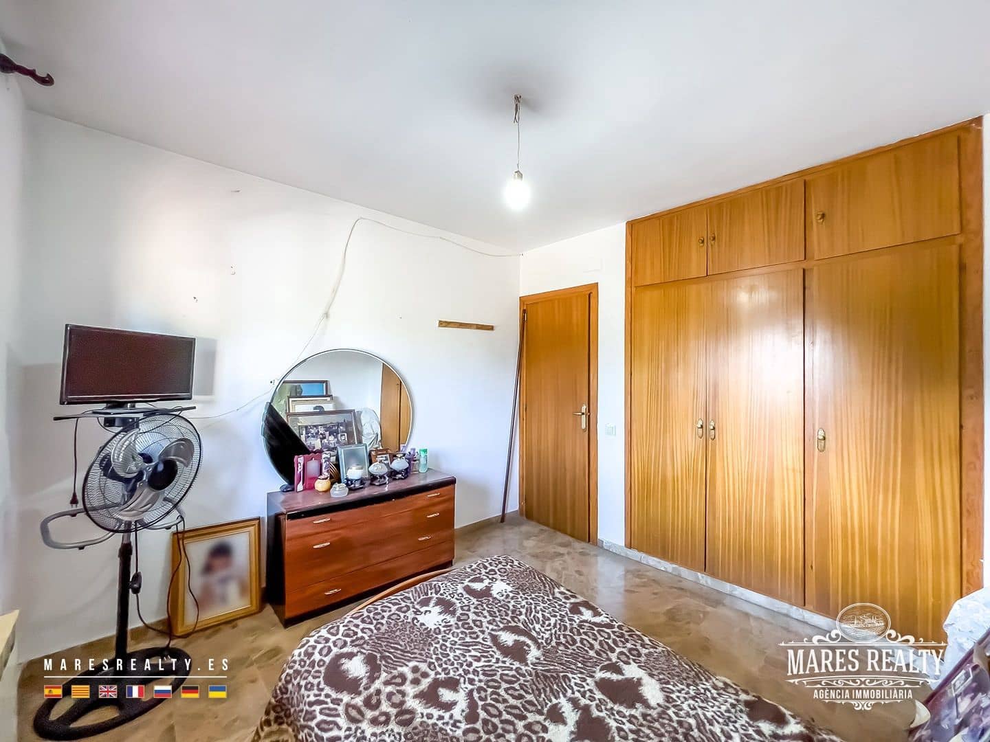 7 bedroom Villa for sale in Sils with garage - € 297,000 (Ref: 9353128)