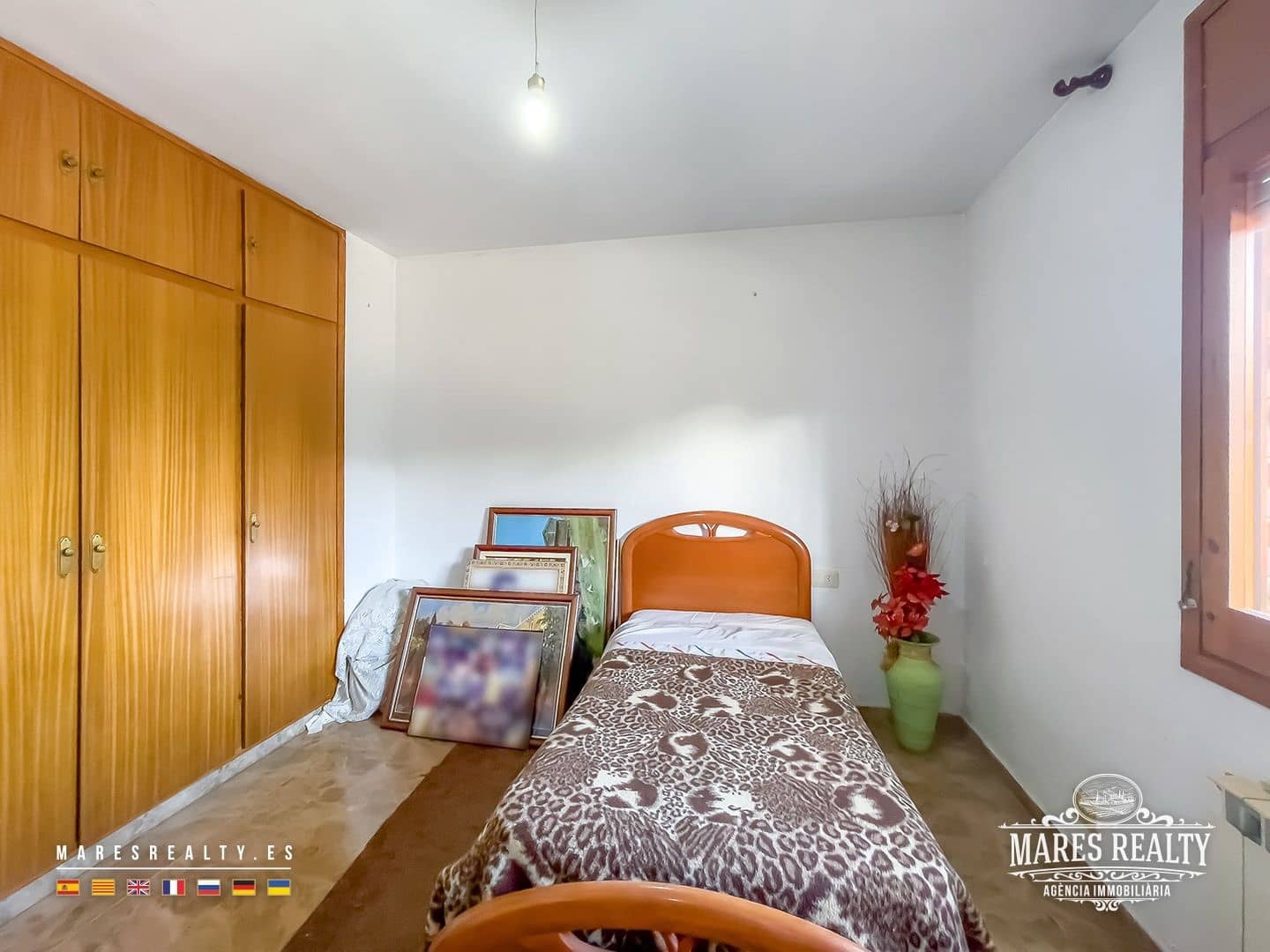 7 bedroom Villa for sale in Sils with garage - € 297,000 (Ref: 9353128)