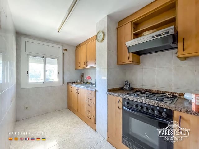 7 bedroom Villa for sale in Sils with garage - € 297,000 (Ref: 9353128)