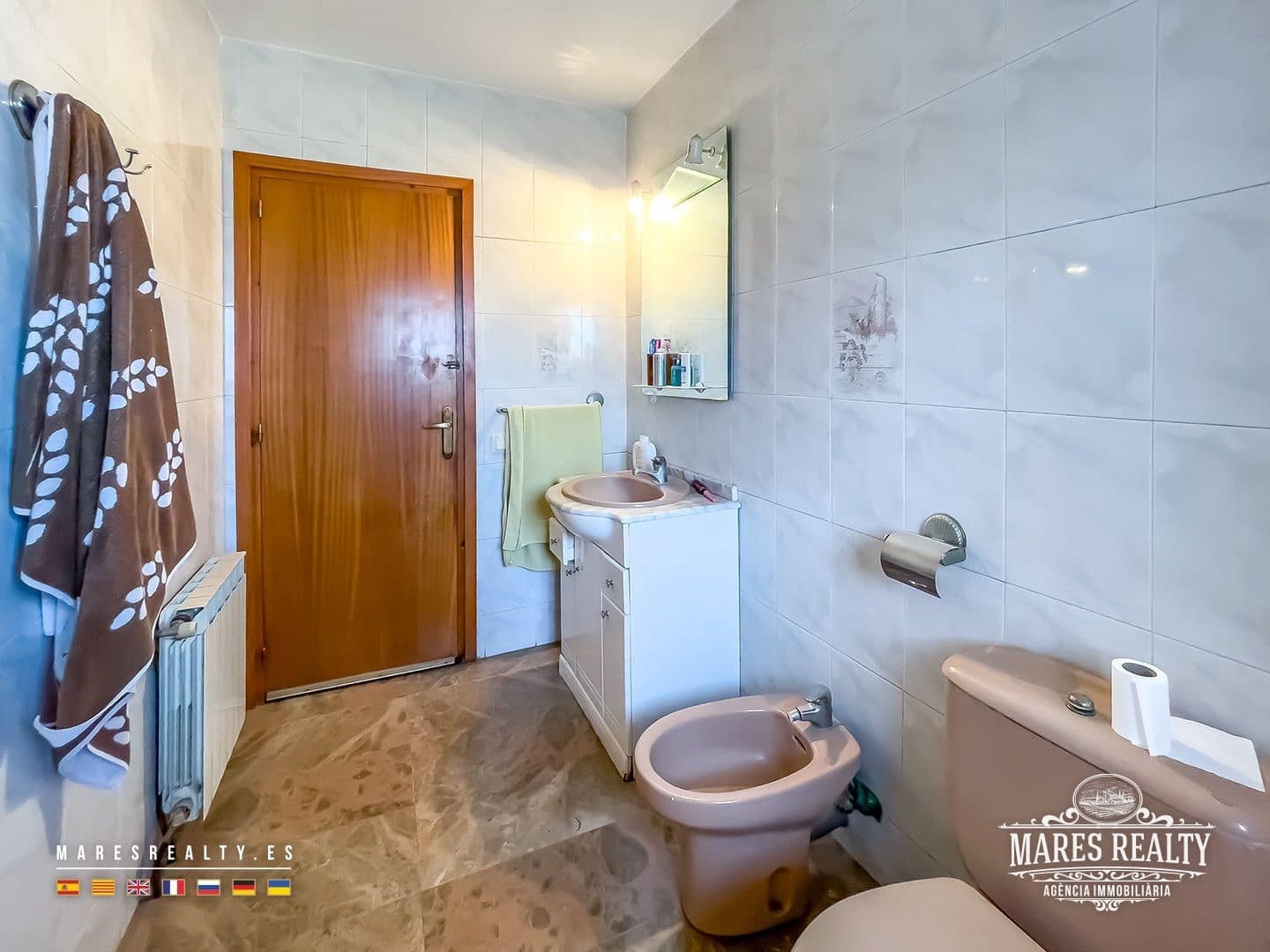 7 bedroom Villa for sale in Sils with garage - € 297,000 (Ref: 9353128)