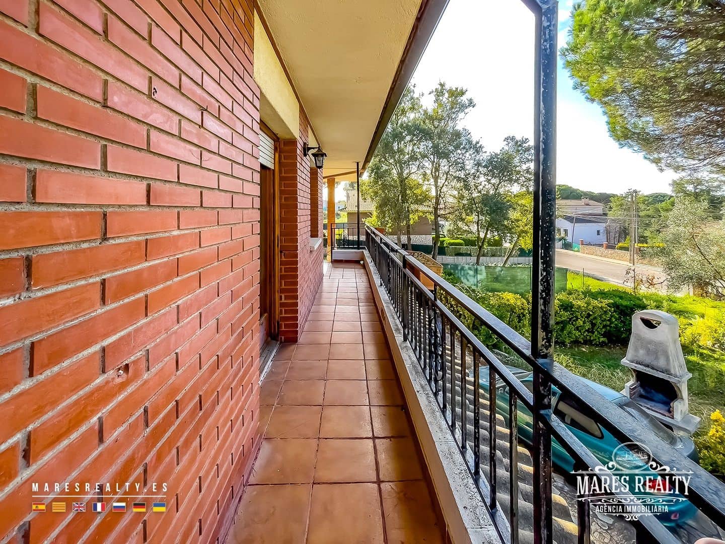 7 bedroom Villa for sale in Sils with garage - € 297,000 (Ref: 9353128)