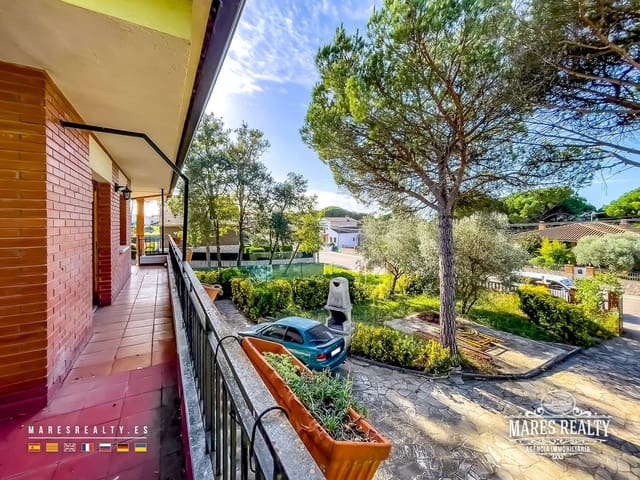 7 bedroom Villa for sale in Sils with garage - € 297,000 (Ref: 9353128)