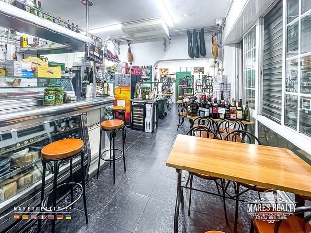 Commercial for sale in Badalona - € 195,000 (Ref: 9353129)
