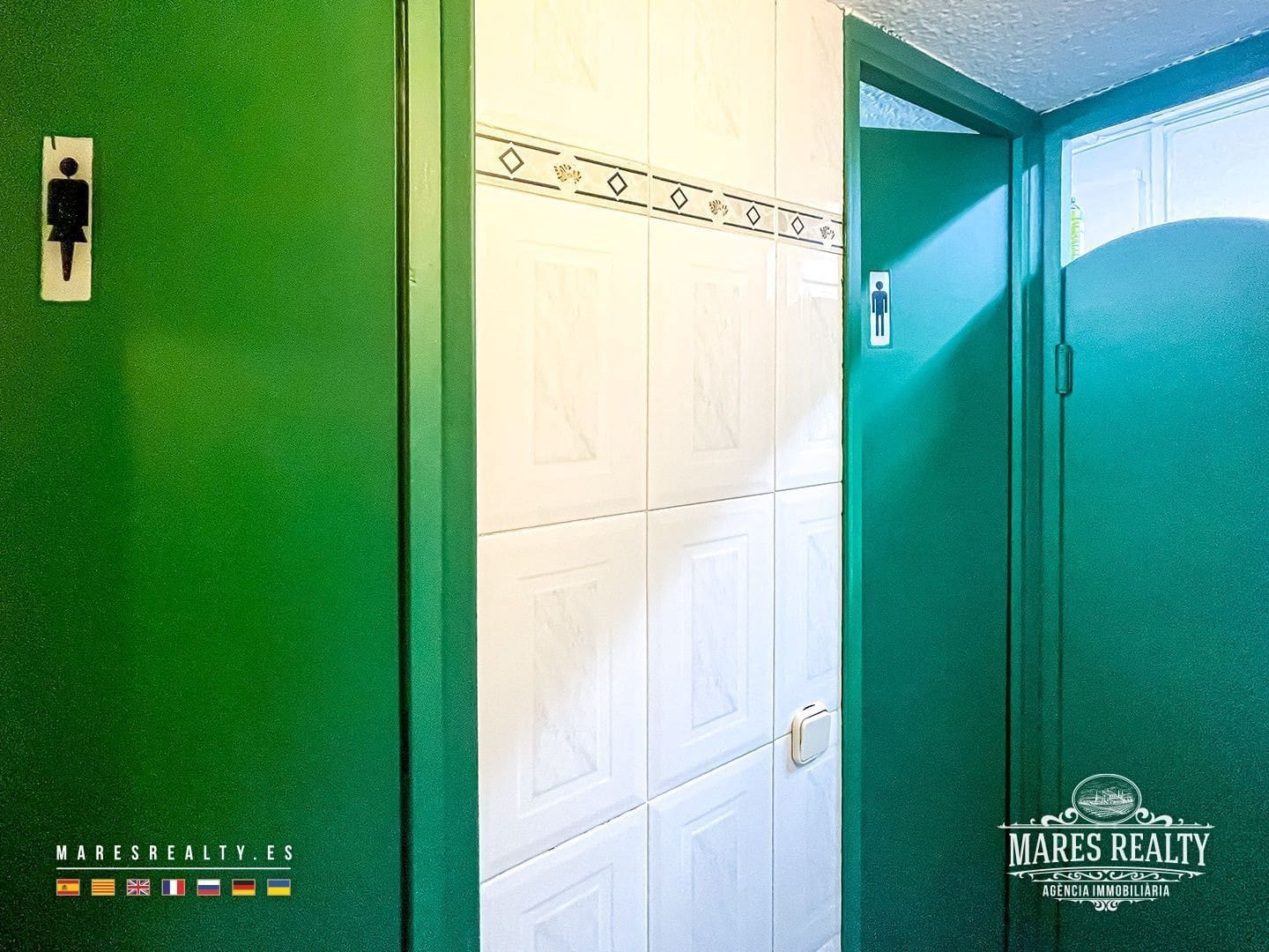 Commercial for sale in Badalona - € 290,000 (Ref: 9353129)