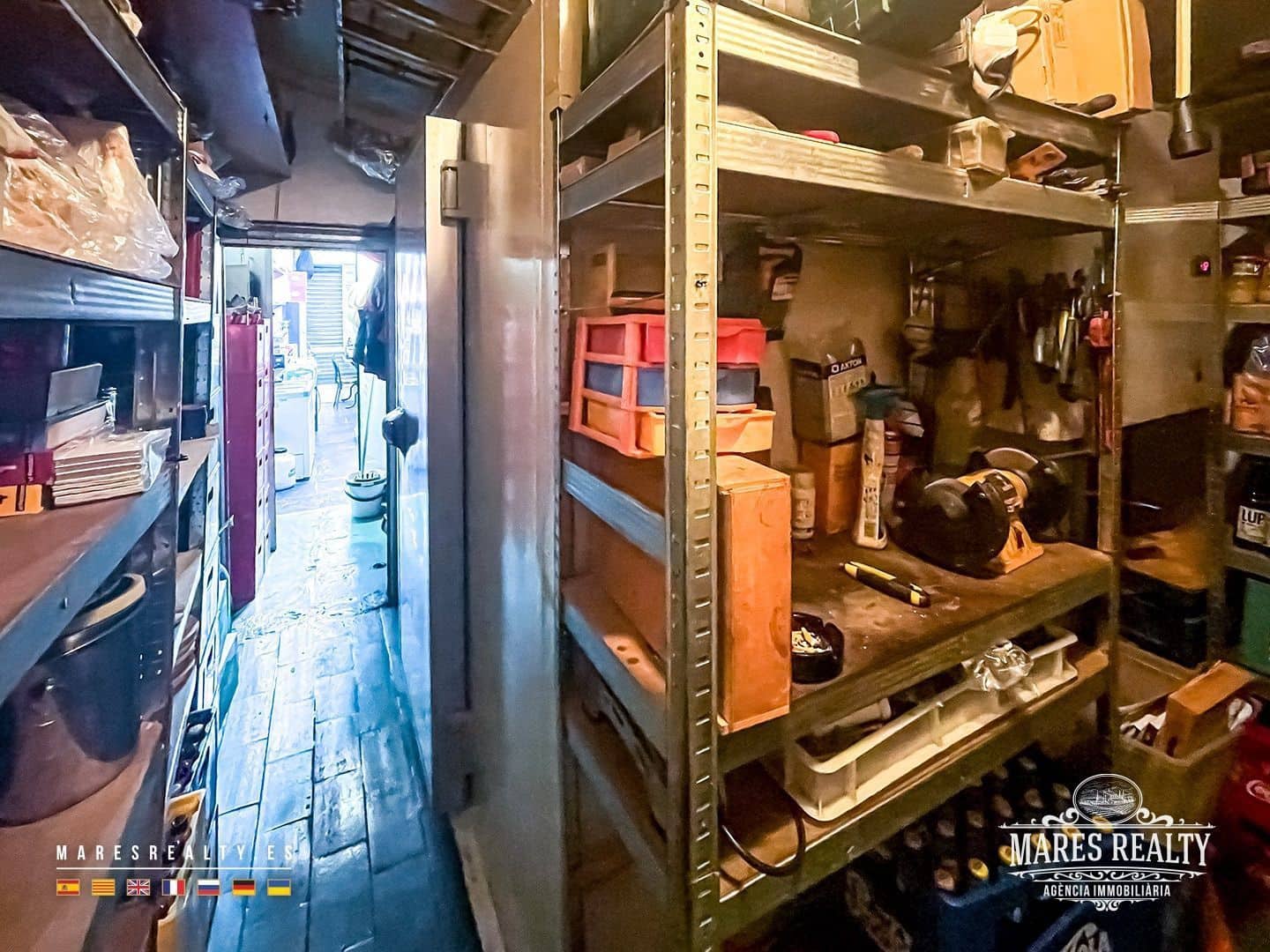 Commercial for sale in Badalona - € 290,000 (Ref: 9353129)